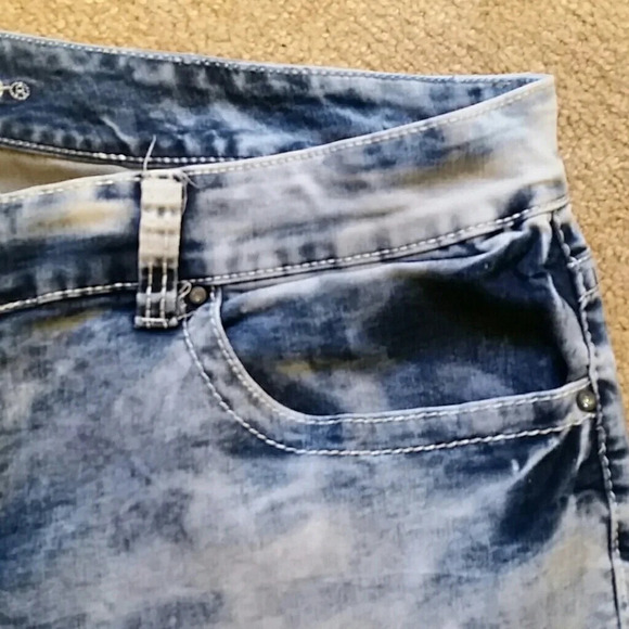 Vintage Acid Washed Jeans - Picture 8 of 9